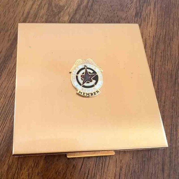 1940's Elgin American Compact Chicago Motor Club Honor Member Powder Compact - Picture 3 of 12